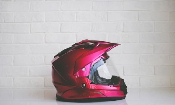 Comment choisir un casque de moto avec un système de communication intégré pour les longs trajets ?